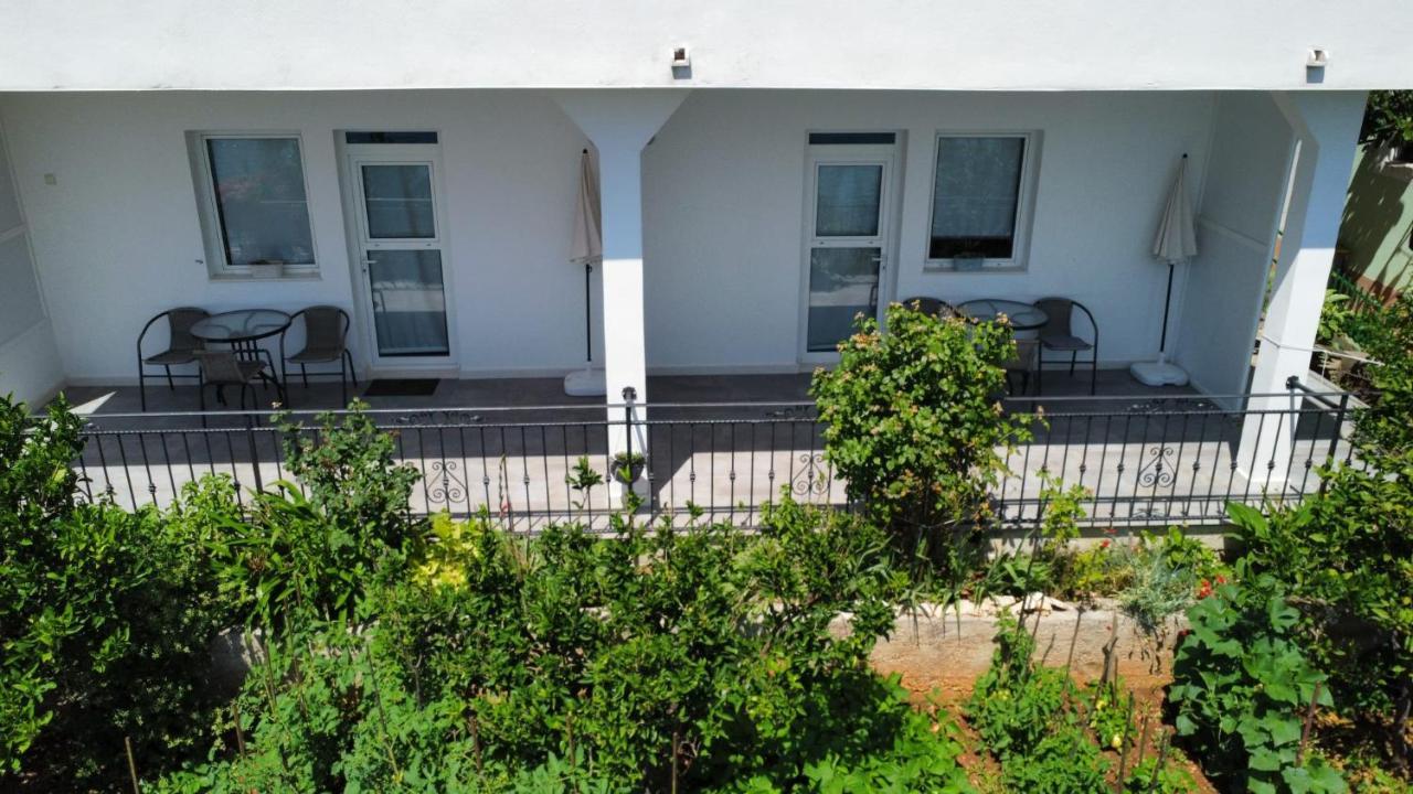 Apartmani Skalinada Marina Buitenkant foto